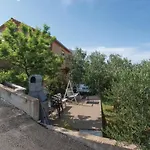 Two-bedroom In Zatoglav Podglavica