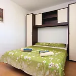 Two-bedroom In Zatoglav Apartamento Podglavica