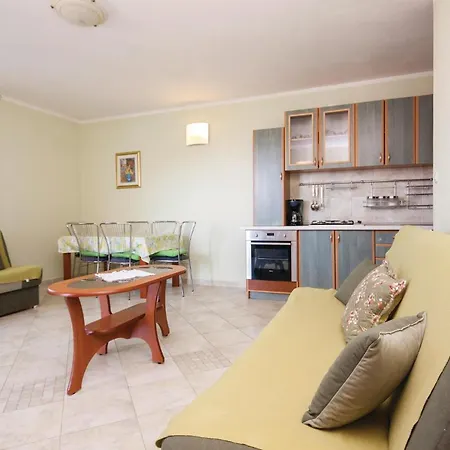 Two-bedroom In Zatoglav Apartament Podglavica