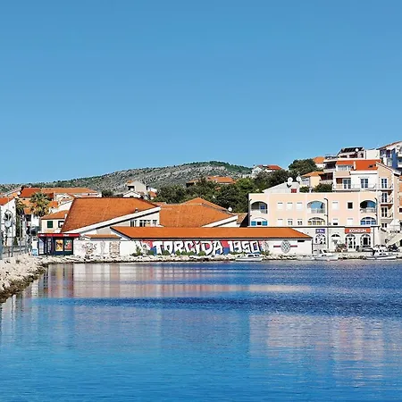 Two-bedroom In Zatoglav *