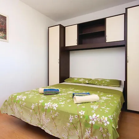 Two-bedroom In Zatoglav Apartman Podglavica
