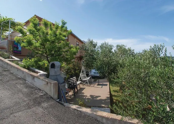 Two-bedroom In Zatoglav Podglavica