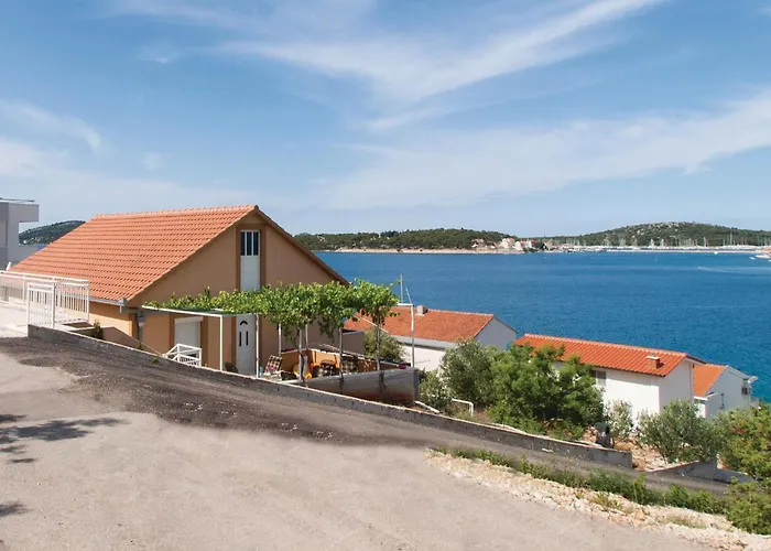 Two-bedroom In Zatoglav * Podglavica